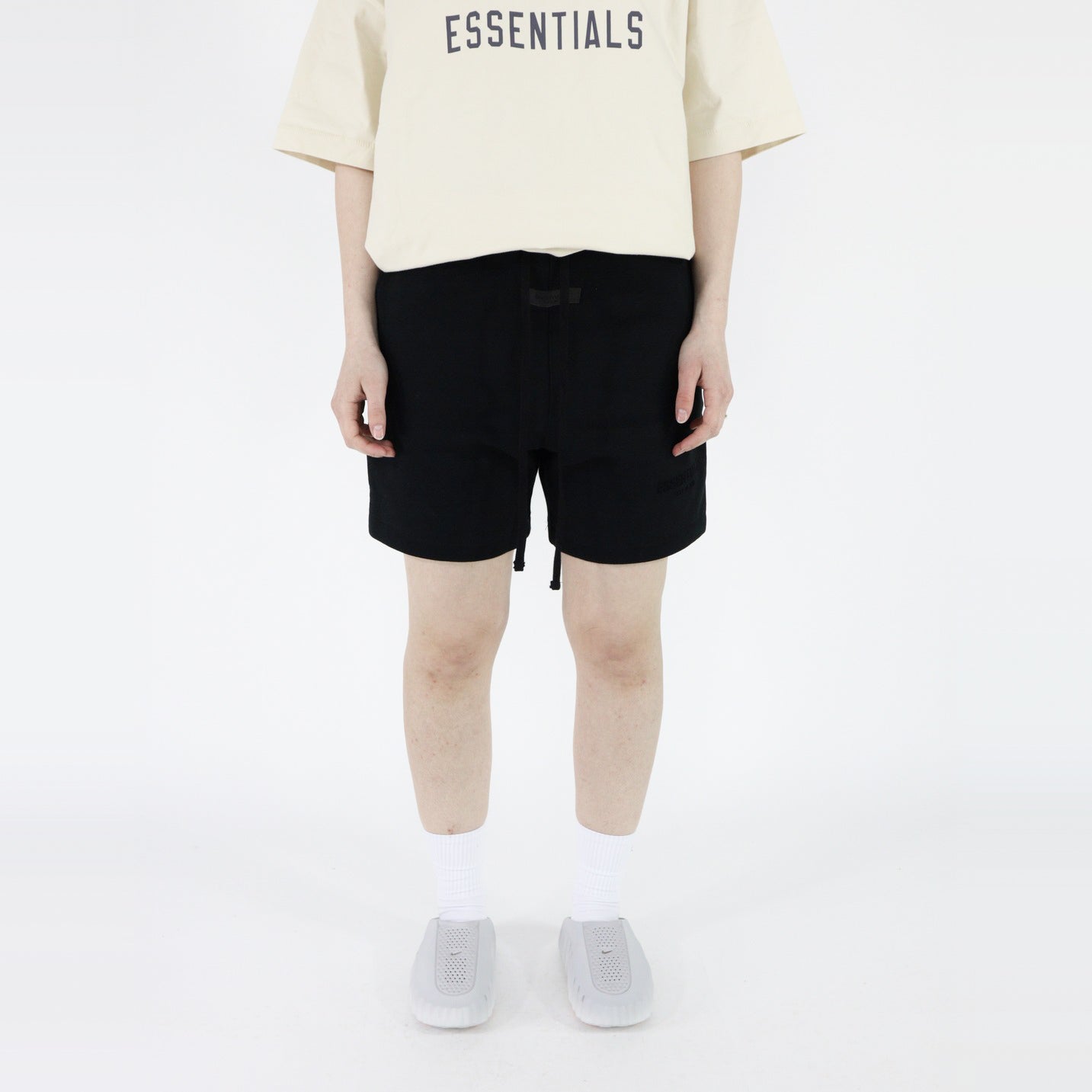Fear of God Essentials S22 Shorts Stretch Limo - PIKASTORE-Clothing-Fear of God-pikastore.cz
