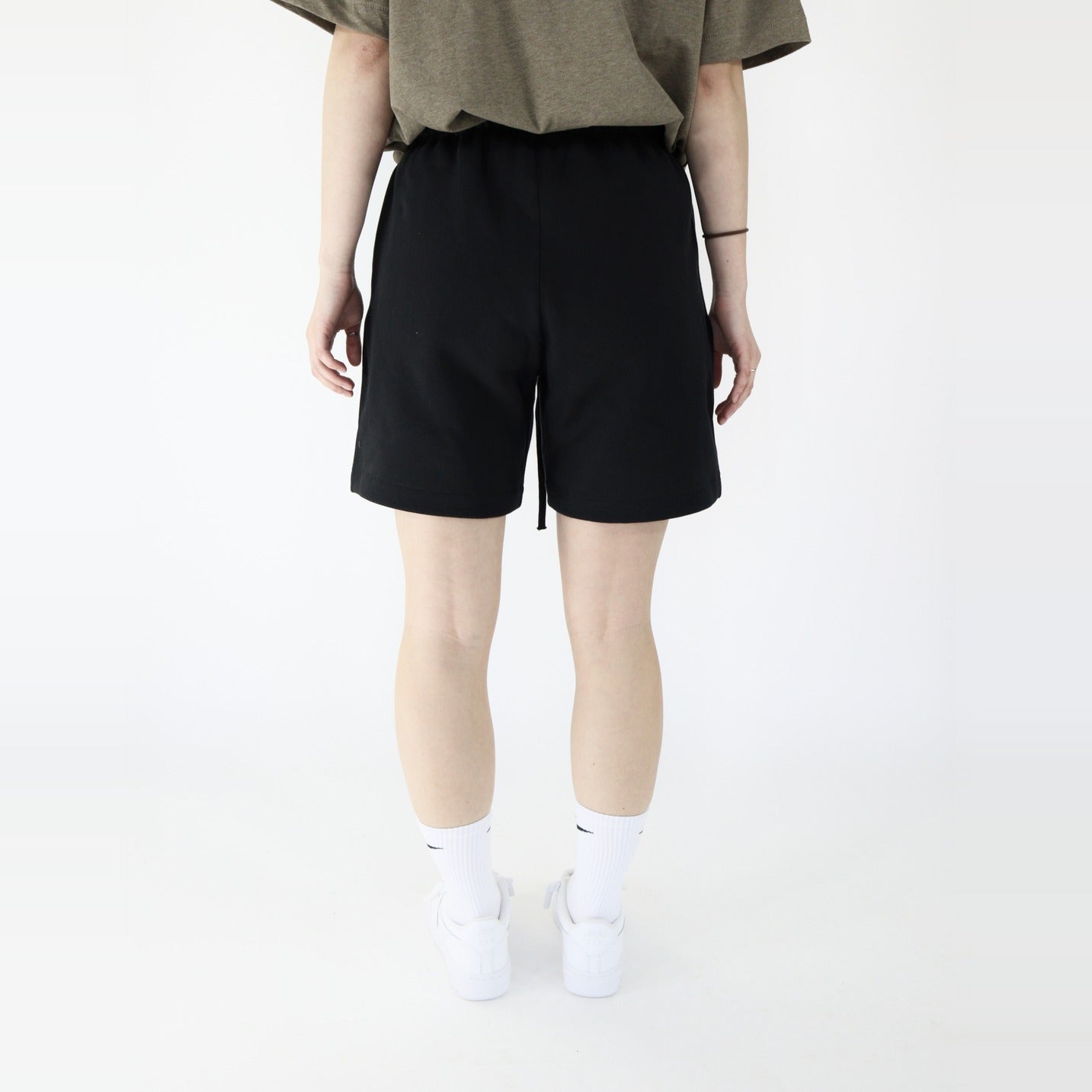 Fear of God Essentials S25 Shorts Jet Black - PIKASTORE-Clothing-Fear of God-pikastore.cz