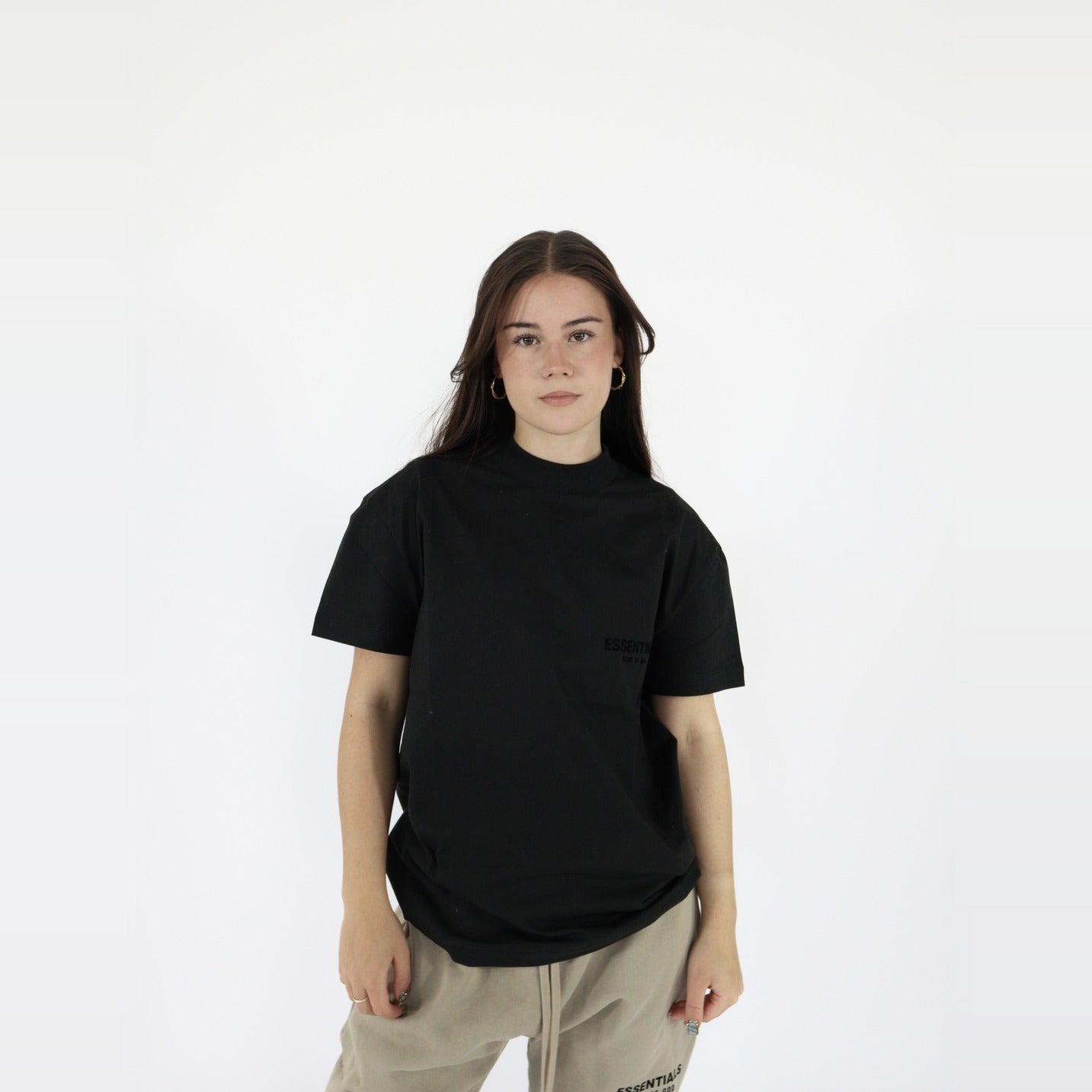 Fear of God Essentials S22 T-Shirt Black - PIKASTORE-Clothing-Fear of God-pikastore.cz