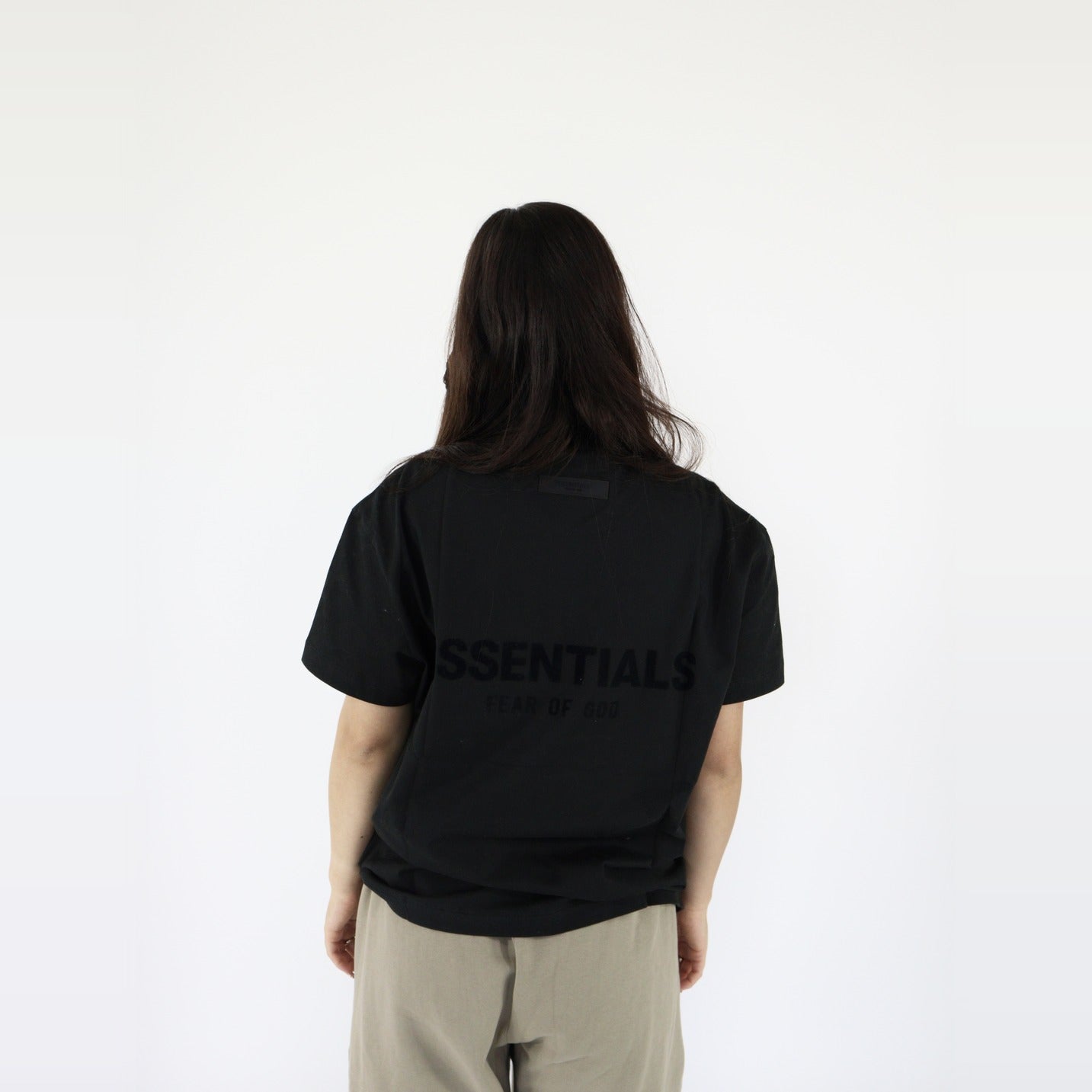 Fear of God Essentials S22 T-Shirt Black - PIKASTORE-Clothing-Fear of God-pikastore.cz