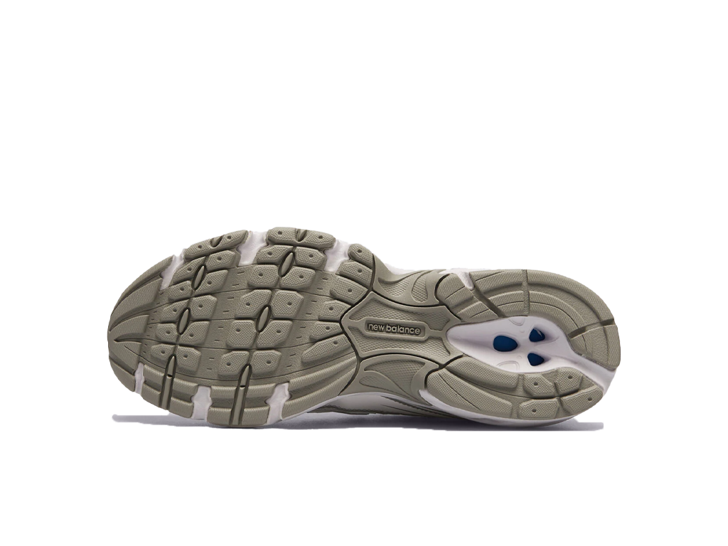 New Balance 740 Big Kid Wide White Silver Metallic-New Balance-pikastore.cz