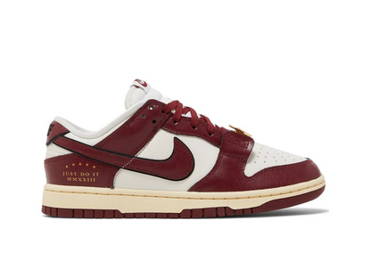 Nike Dunk Low SE Sisterhood Sail Team Red (ženske)