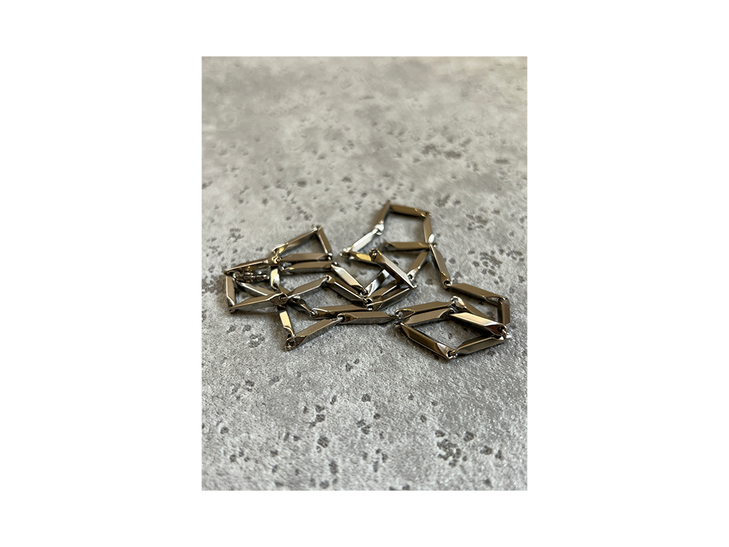 Hex Link Chain-Apparel & Accessories-Pikastore-pikastore.cz
