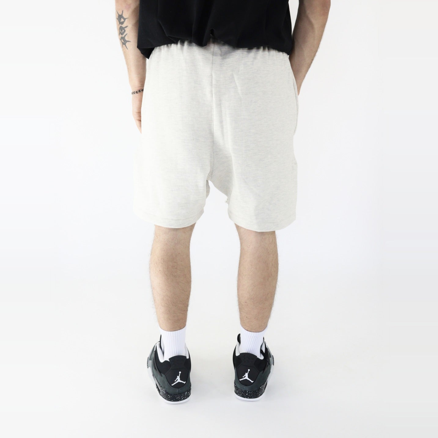 Fear of God Essentials S22 Shorts Light Oatmeal - PIKASTORE-Clothing-Fear of God-pikastore.cz