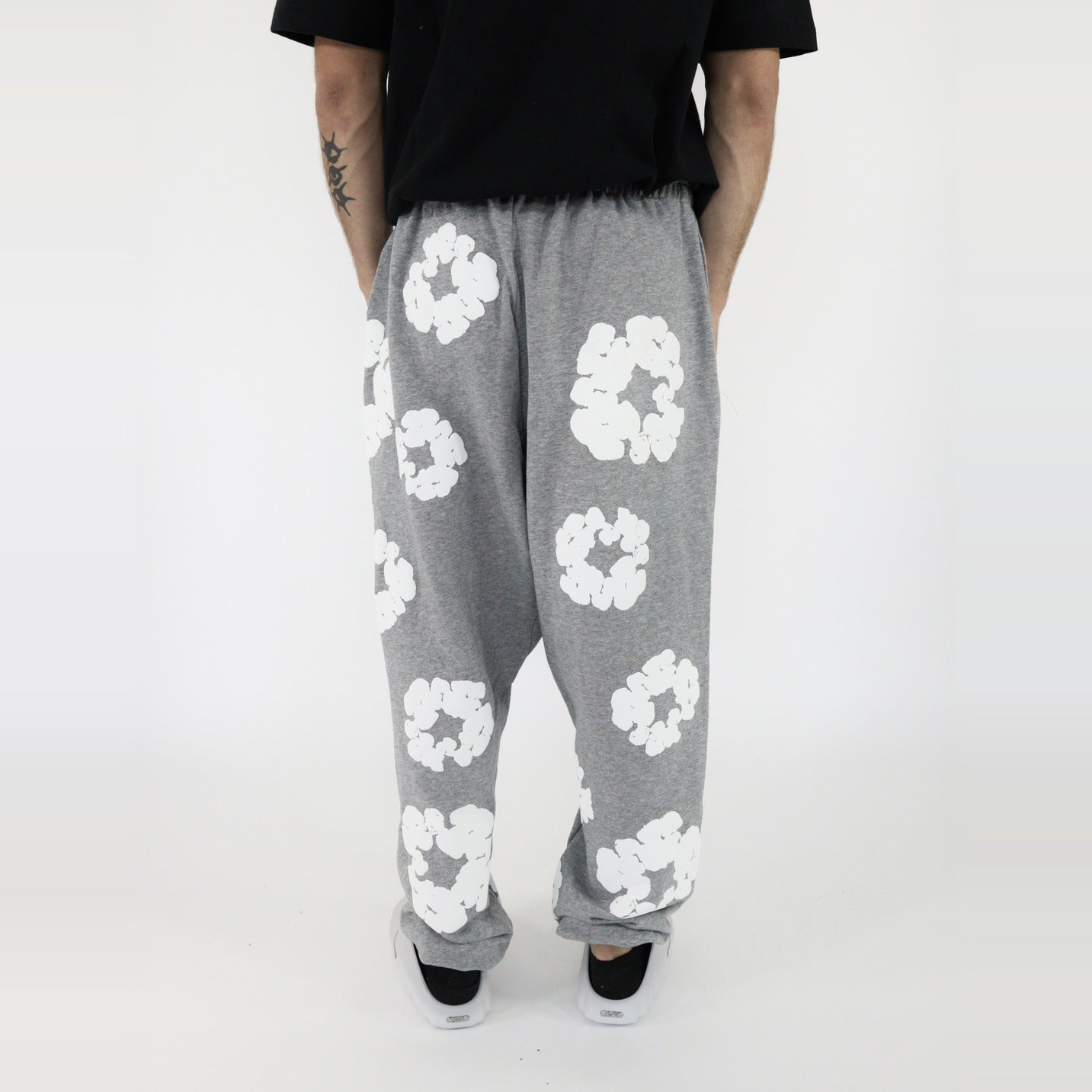 Denim Tears The Cotton Wreath Sweatpants Grey-Clothing-Denim Tears-pikastore.cz