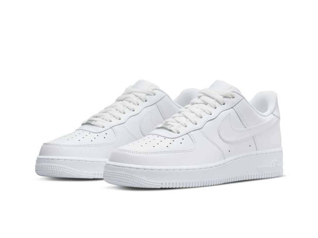 Nike Wmns Air Force 1 07 Triple White-Nike-pikastore.cz