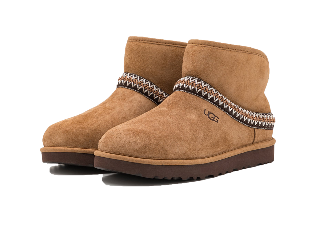 UGG Classic Mini Crescent Chestnut (Women's) – boty – fotka 2 z 5